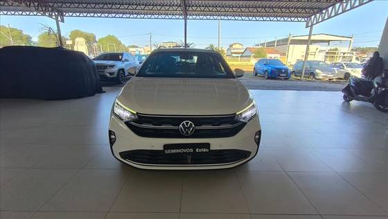 VOLKSWAGEN NIVUS 1.0 200 TSI TOTAL FLEX HIGHLINE AUTOMÁTICO